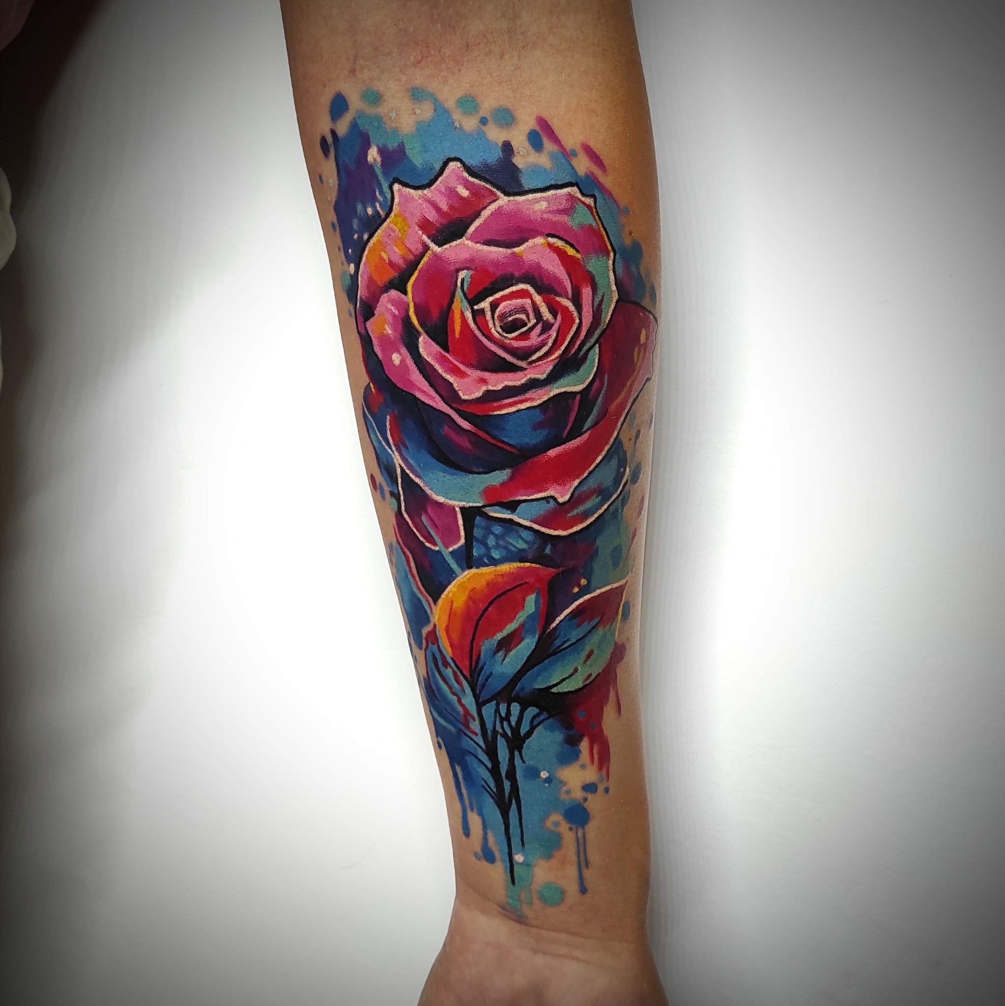 Kolorowa róża tatuaż watercolor - DINKZ ART studio tatuażu Myszków Kolorowa róża tatuaż watercolor - DINKZ ART studio tatuażu Myszków