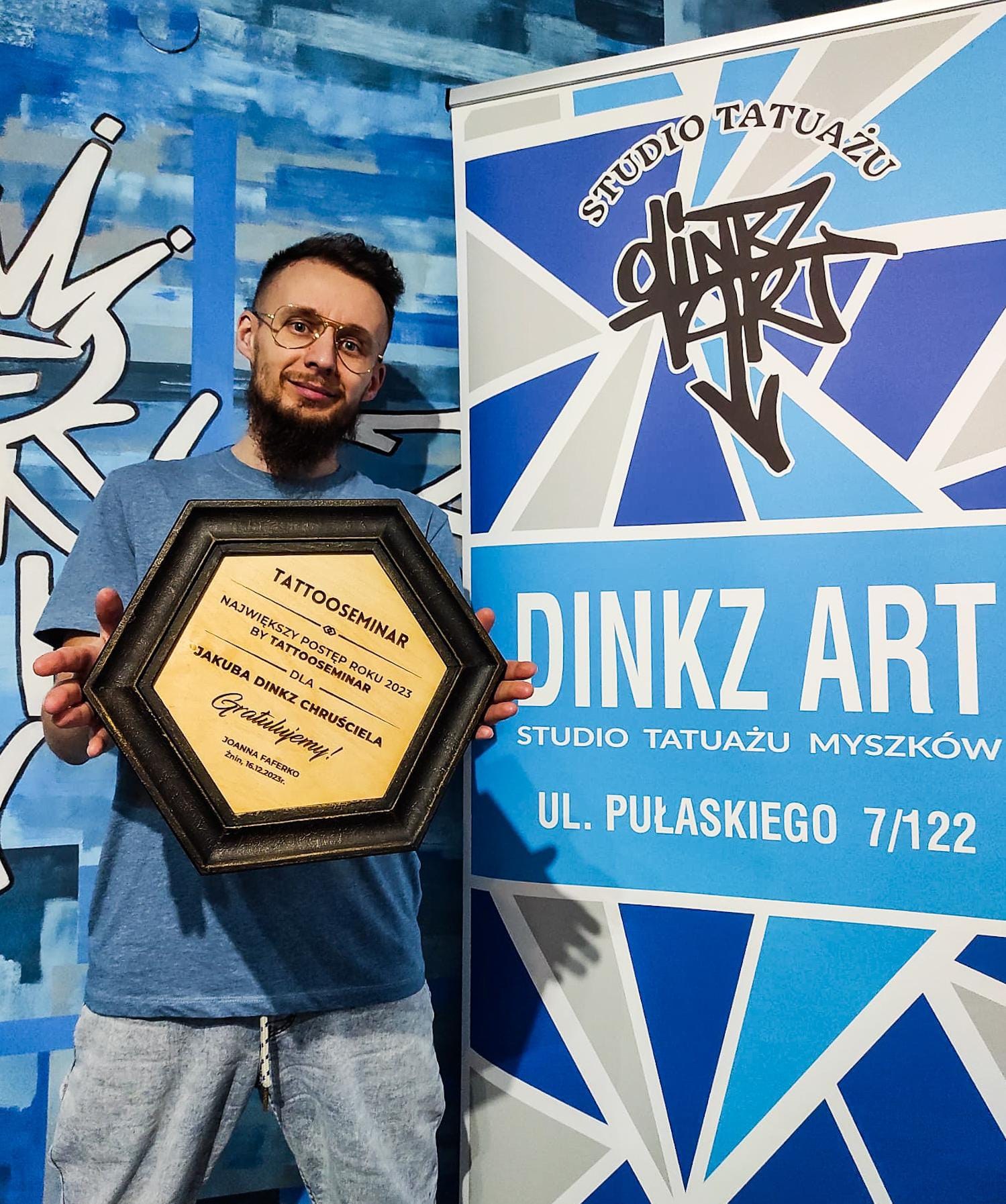 Jakub DINKZ Chruściel z wyróżnieniem TattooSeminar za największy postęp Jakub DINKZ Chruściel z wyróżnieniem TattooSeminar za największy postęp